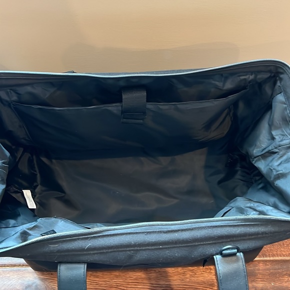 Black Beis Bundle, Convertible Weekender bag and Weekender Mini, &Cosmetic pouch - Picture 2 of 16